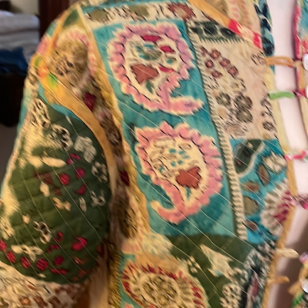 Tapestry Look Quilted Reversible Jacket - Picture 5 of 9